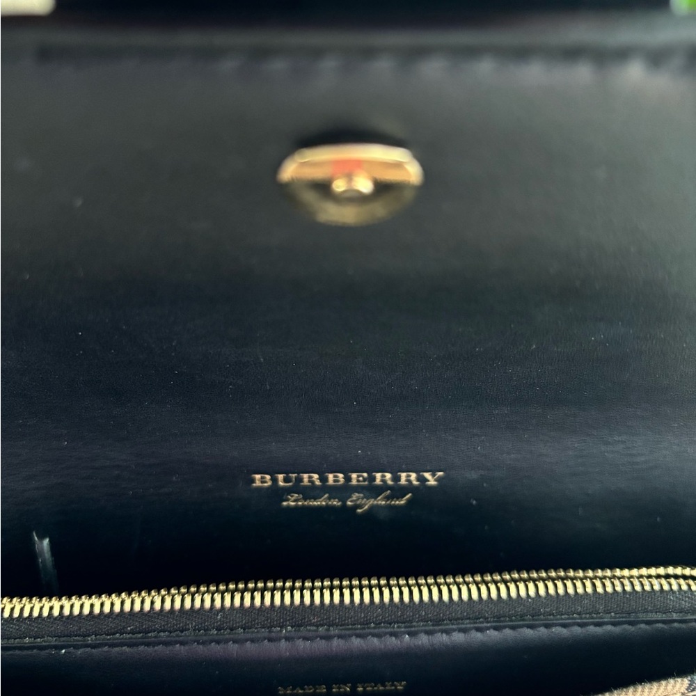 Classic Burberry, Black and Burgundy Checkered shoulder bag - Picture 14 of 16